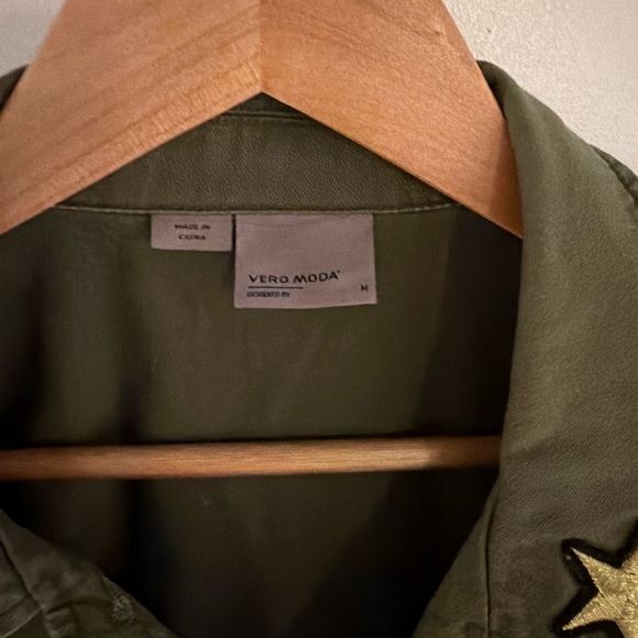 Vero Moda Ruby Patch Jacket - Picture 4 of 10